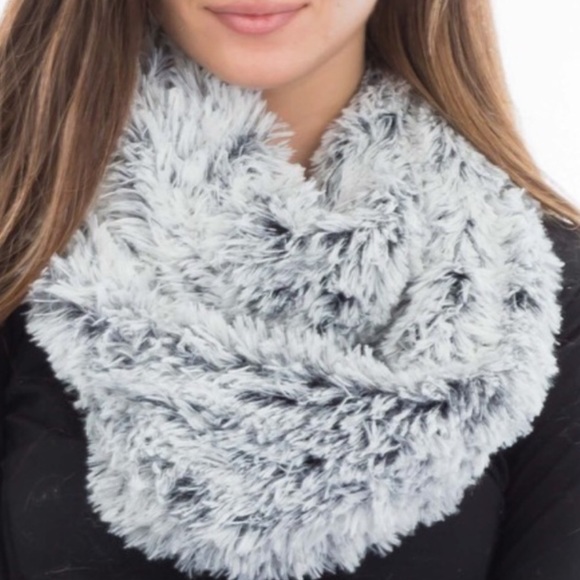 Accessories - Plush Faux Fur Soft Cozy WrapAround Infinity Scarf